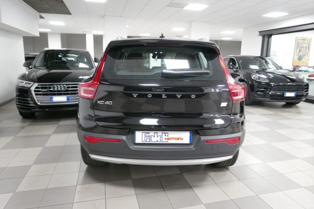 VOLVO XC40 T4 Recharge Plug-in Hybrid Inscription Expression Immagine 4