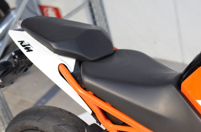 KTM 125 Duke ABS 2017 - PATENTE A1/B Immagine 4