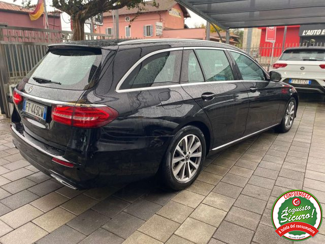 MERCEDES-BENZ E 220 d Exclusive 4matic auto Immagine 3