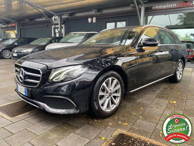 MERCEDES-BENZ E 220 d Exclusive 4matic auto Immagine 0