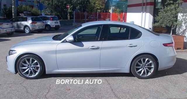 ALFA ROMEO Giulia 2.2 TD 160cv 40.000 KM AT8 BUSINESS AUTOMATICA Immagine 2