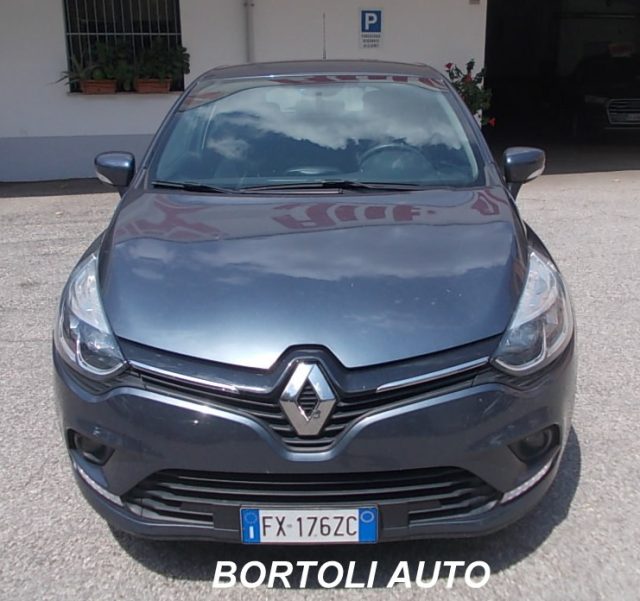 RENAULT Clio TCe 75cv 49.000 KM  BUSINESS IDONEA NEOPATENTATI Immagine 1