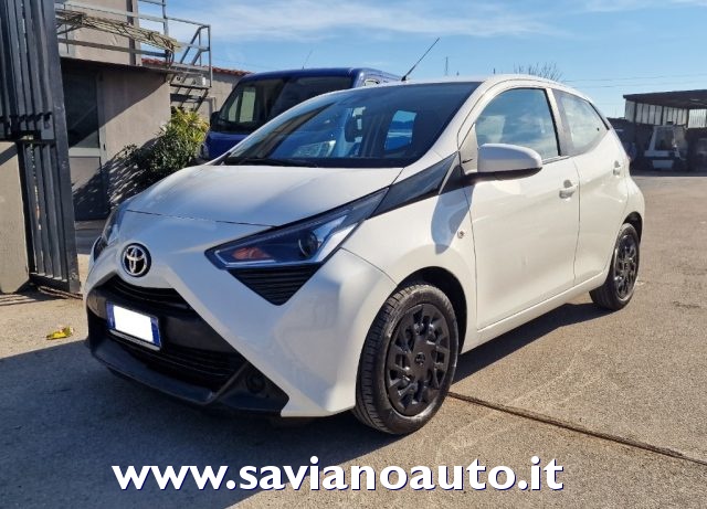 TOYOTA Aygo Connect 1.0 VVT-i 72 CV 5 porte x-cool MMT Immagine 0