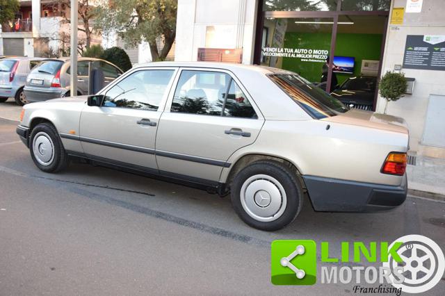 MERCEDES-BENZ 200 E Immagine 4