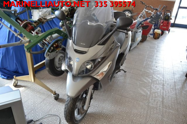 PIAGGIO Xevo 400 X-EVO 400 Immagine 1