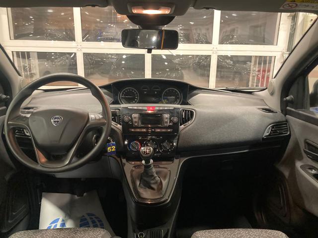 LANCIA Ypsilon 1.0 70cv 5 porte Hybrid Silver Immagine 4