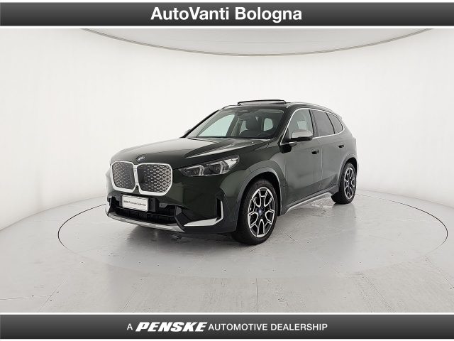 BMW iX1 xDrive 20 xLine Immagine 0