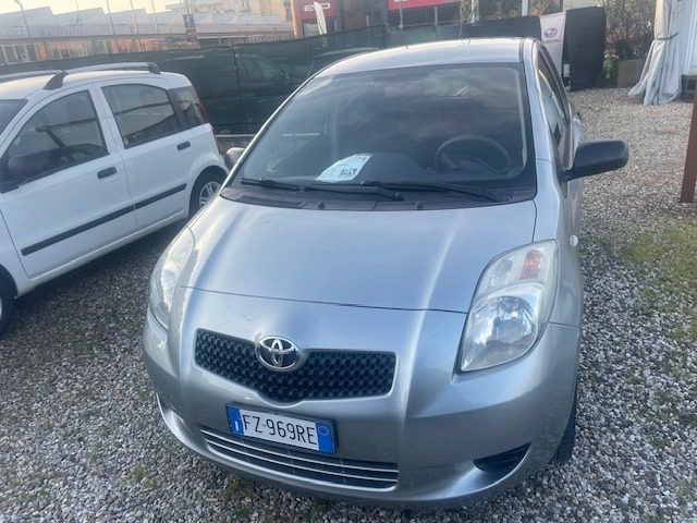 TOYOTA Yaris 1.3 5 porte Sol Immagine 1