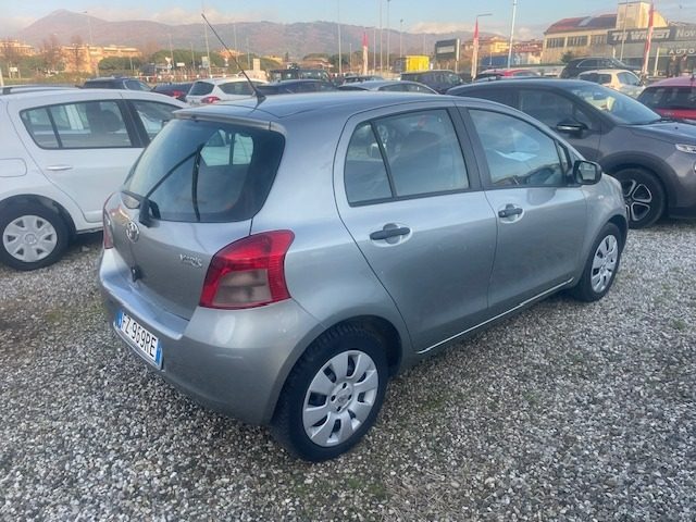 TOYOTA Yaris 1.3 5 porte Sol Immagine 4