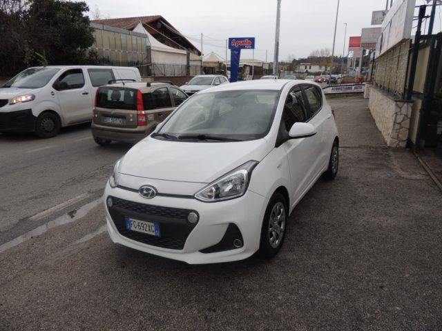 HYUNDAI i10 1.0 LPGI Econext Login Immagine 2