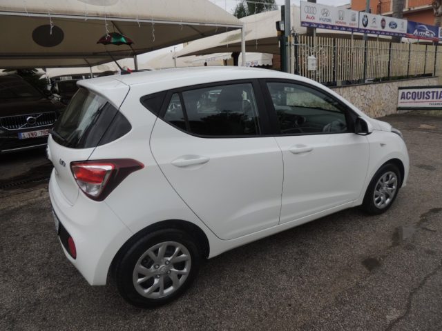 HYUNDAI i10 1.0 LPGI Econext Login Immagine 4