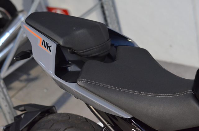 CF MOTO 300NK 2024 - 2.000 KM + PATENTE A2 Immagine 4