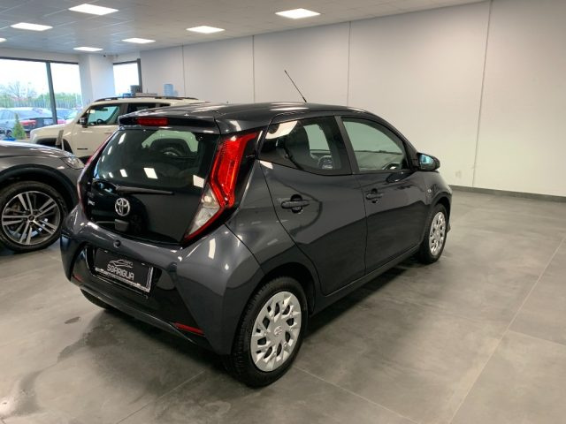 TOYOTA Aygo 1.0 Benzina 5 Porte Connect x-business Immagine 3