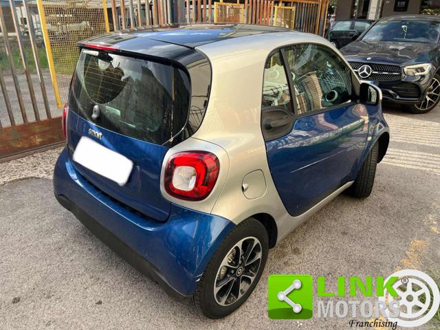 SMART ForTwo 1000 52 kW MHD coupé passion Immagine 3