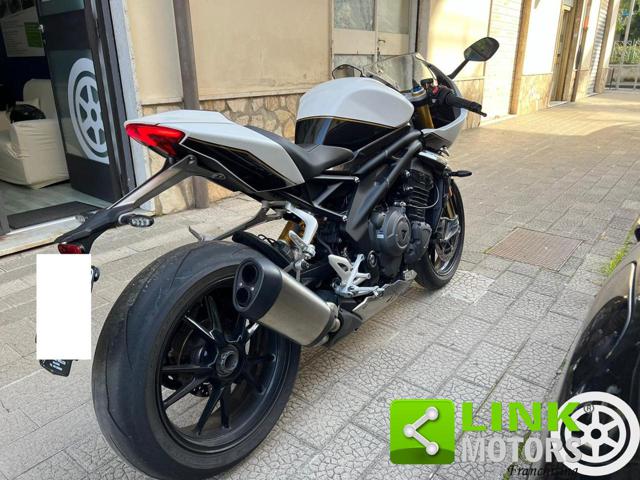 TRIUMPH Speed Triple 1200 RR RR Immagine 0