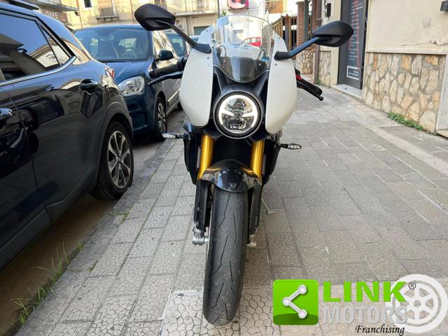 TRIUMPH Speed Triple 1200 RR RR Immagine 2