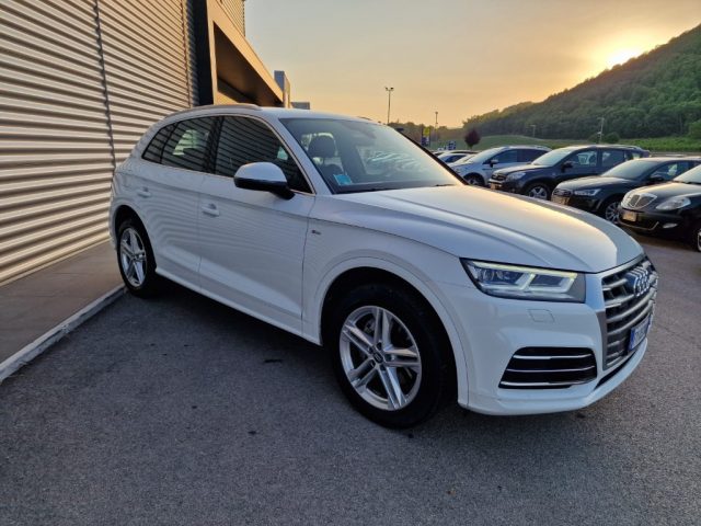 AUDI Q5 40 TDI QUATTRO S tronic S line PLUS 4x4 4WD Immagine 2