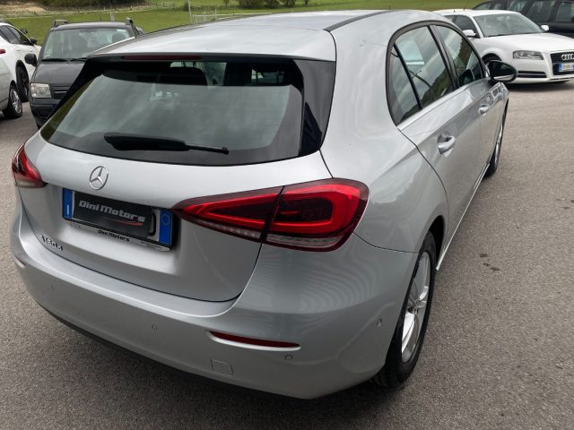 MERCEDES-BENZ A 180 d Automatica 4p. PREMIUM SPORT, SCHERMI GRANDI Immagine 4