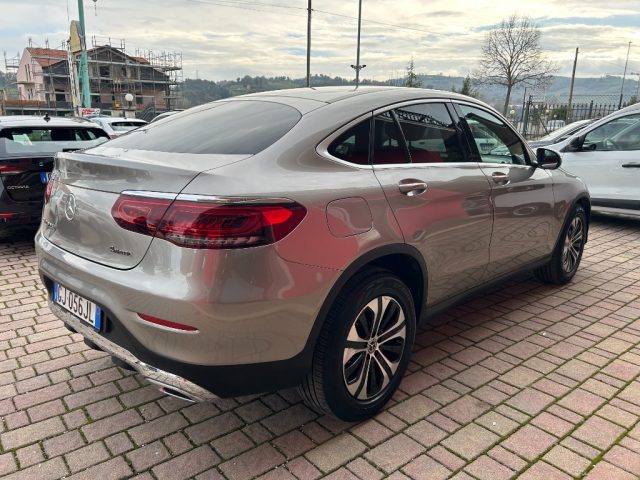 MERCEDES-BENZ GLC 220 d 4Matic Coupé Executive Immagine 2