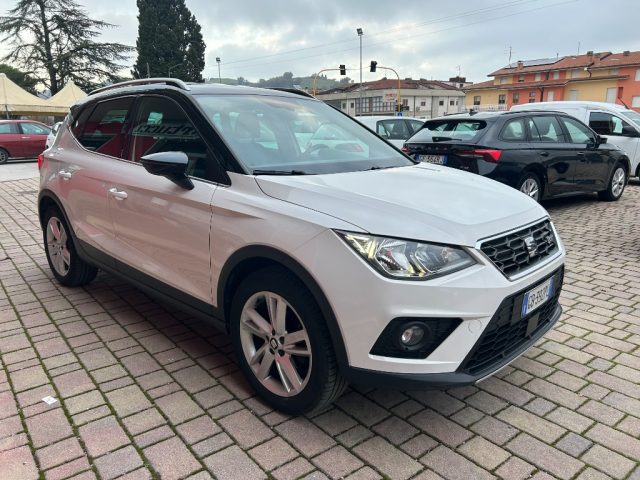 SEAT Arona 1.0 TGI FR Immagine 1