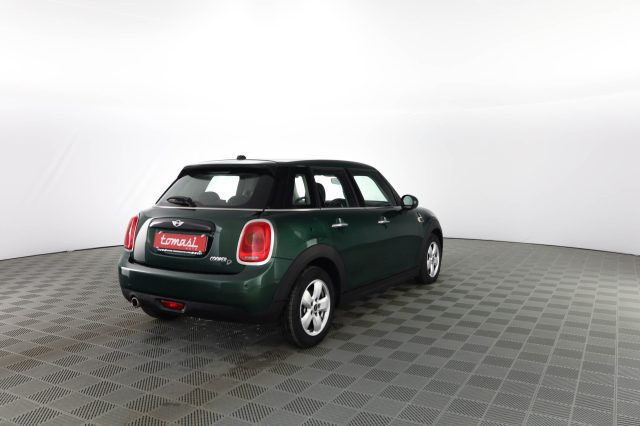 MINI Cooper D Mini 1.5 Cooper D 5 porte Immagine 3