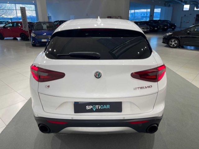 ALFA ROMEO Stelvio 2.0 Turbo 200 CV AT8 Q4 Executive Immagine 3