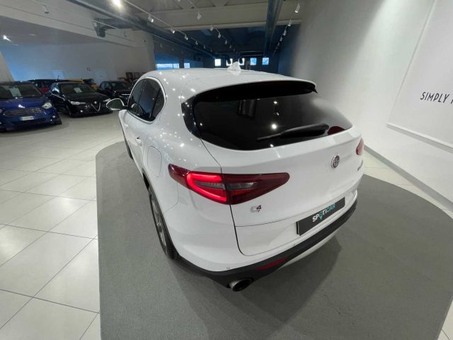 ALFA ROMEO Stelvio 2.0 Turbo 200 CV AT8 Q4 Executive Immagine 4