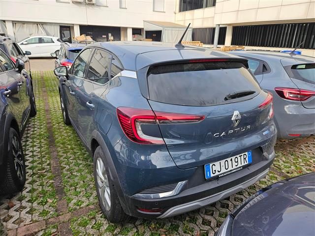 RENAULT Captur 1.6 E TECH Plug in Hybrid 160cv Intens Auto Immagine 3