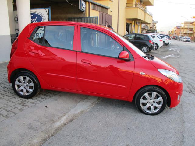 HYUNDAI i10 1.1 12V Comfort Immagine 2