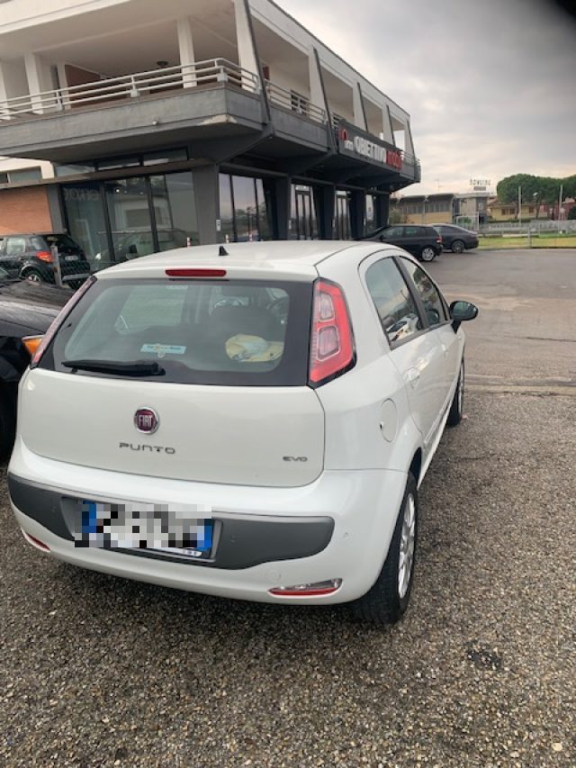 FIAT Grande Punto 1.4 5 porte evo Immagine 2