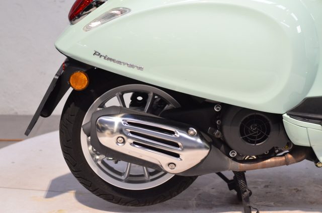 VESPA Primavera 125 2022 - 9.000 KM + BAULETTO ORIG. Immagine 1