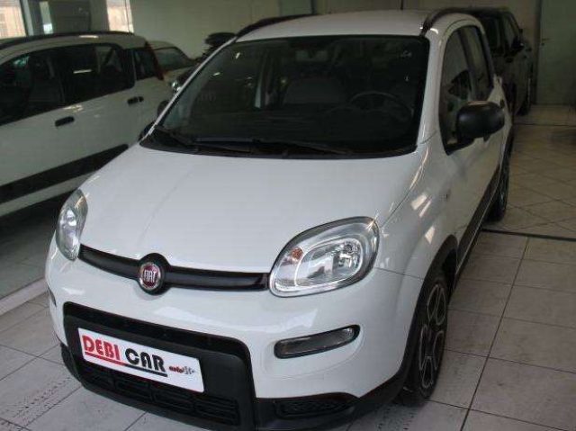 FIAT Panda hybrid Cross Immagine 0