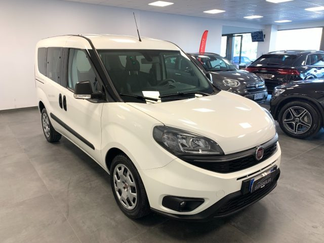 FIAT Doblo 1.6 MJT 5 Posti PC Combi N1 Lounge Immagine 0