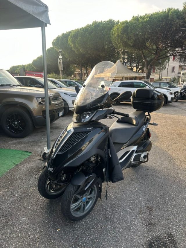 PIAGGIO MP3 LT 300 YOURBAN Immagine 1