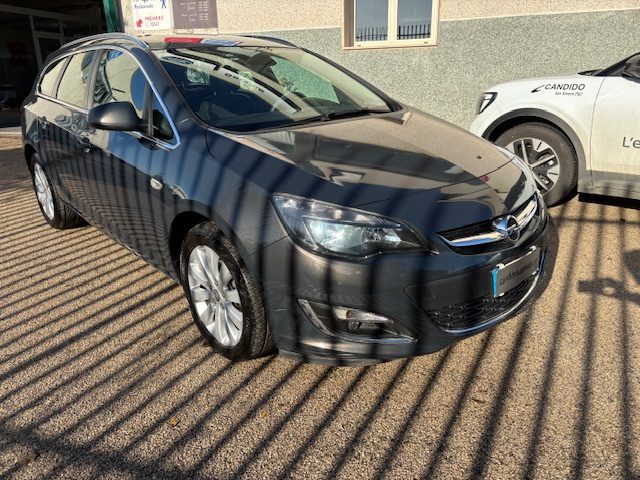 OPEL Astra 1.7 CDTI 130CV Sports Tourer Cosmo Immagine 2