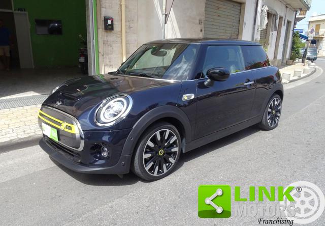 MINI Cooper SE S Immagine 0