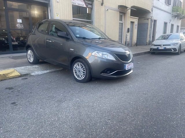 LANCIA Ypsilon 1.3 MJT 16V 95 CV 5 porte S&S Silver Immagine 2