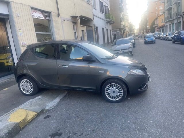 LANCIA Ypsilon 1.3 MJT 16V 95 CV 5 porte S&S Silver Immagine 3