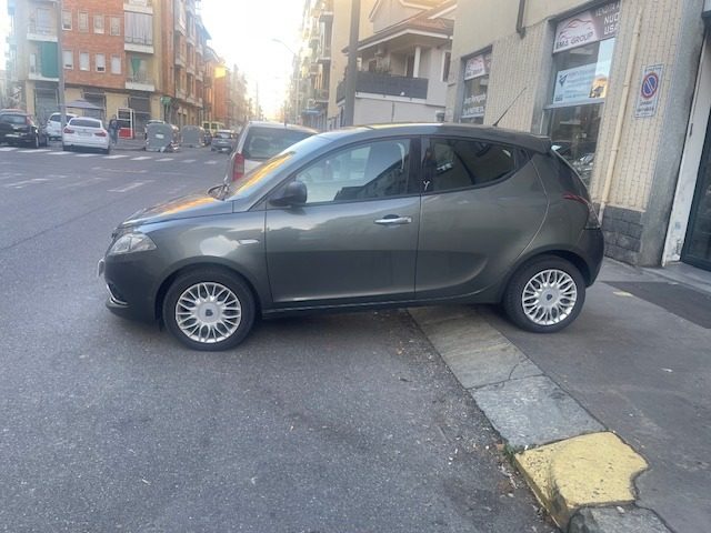 LANCIA Ypsilon 1.3 MJT 16V 95 CV 5 porte S&S Silver Immagine 4