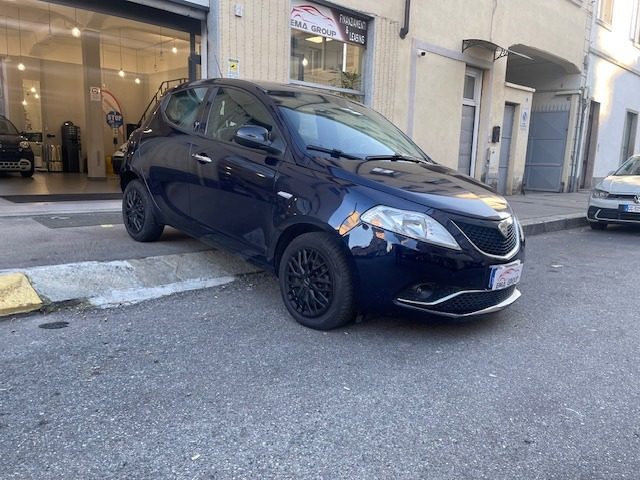 LANCIA Ypsilon 1.2 69 CV 5 porte Platinum Immagine 2