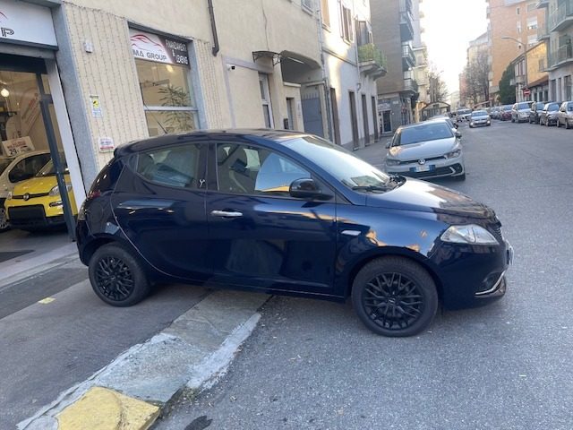 LANCIA Ypsilon 1.2 69 CV 5 porte Platinum Immagine 3