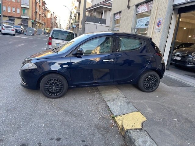 LANCIA Ypsilon 1.2 69 CV 5 porte Platinum Immagine 4