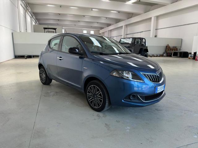 LANCIA Ypsilon 1.0 FireFly 5 porte S&S Hybrid Silver Immagine 2