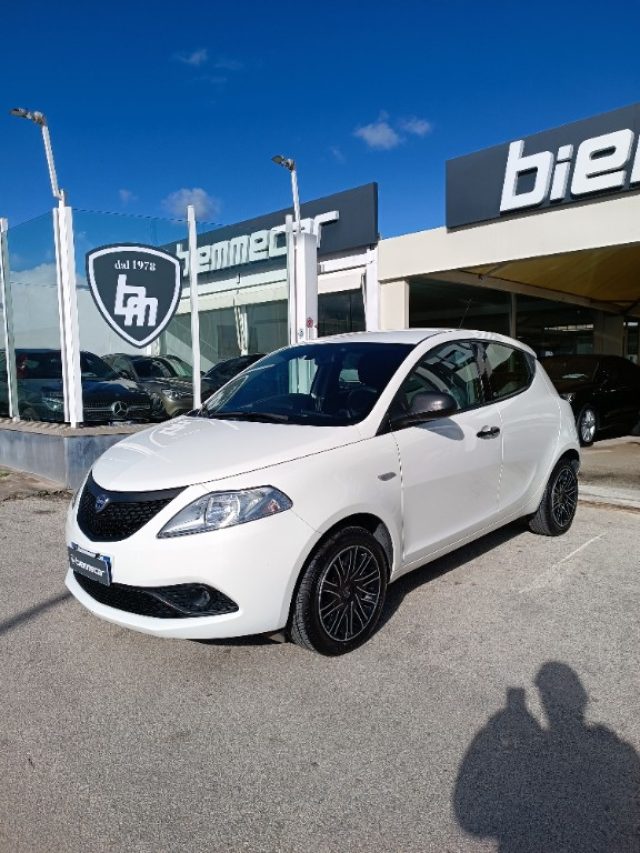 LANCIA Ypsilon 1.2 69 CV 5 porte Gold Immagine 1