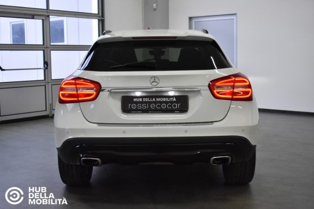 MERCEDES-BENZ GLA 200 d Automatic 4Matic Sport Immagine 4