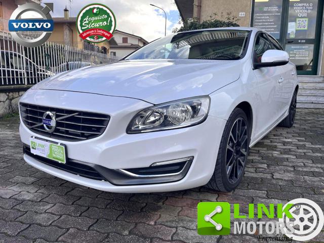 VOLVO S60 D5 215 cv Geartronic Momentum Immagine 0