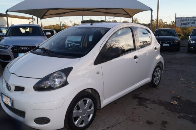 TOYOTA Aygo 1.0 12V VVT-i 5 porte Deep Ocean Connect Immagine 1