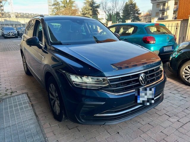 VOLKSWAGEN Tiguan 2.0 TDI 150 CV SCR DSG Life Immagine 2