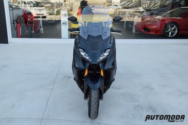 YAMAHA T-Max 560 Tech Max akrapovic Immagine 1