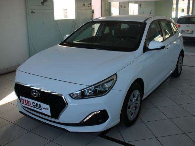 HYUNDAI i30 Comfort 100 CV MY 2020 Immagine 0